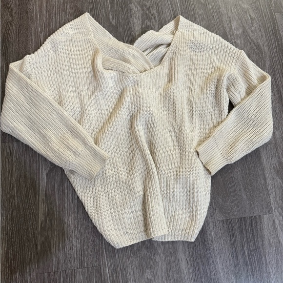 Knot-Back Sweater - Picture 3 of 5